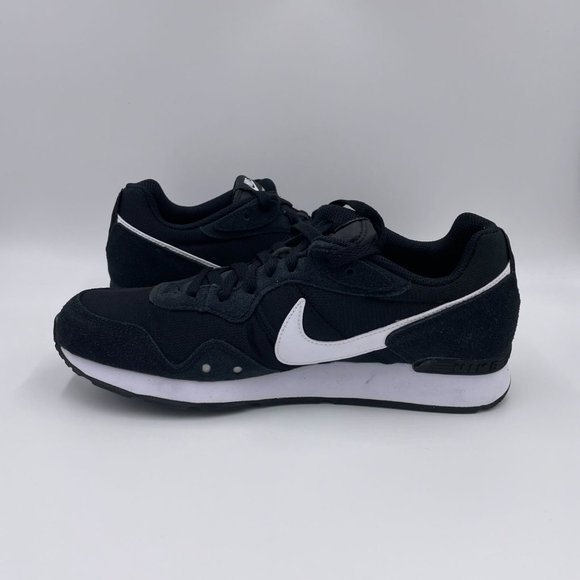 Nike Venture Runner Black Mens Shoes - Picture 2 of 8